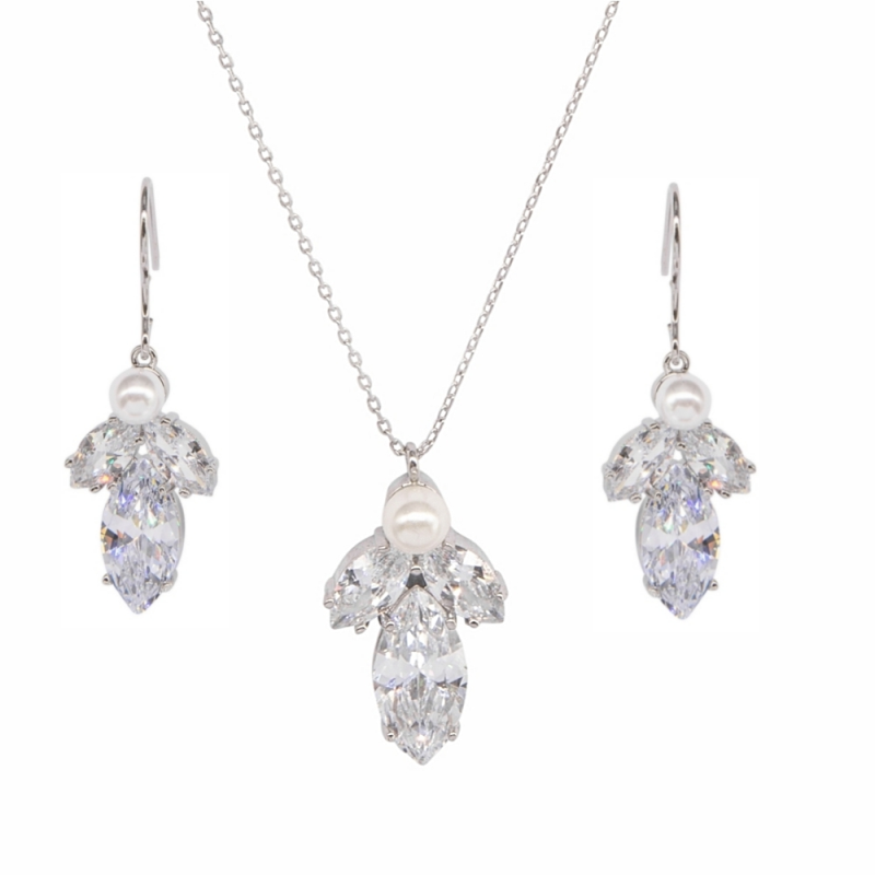 Sparkle Necklace Set
