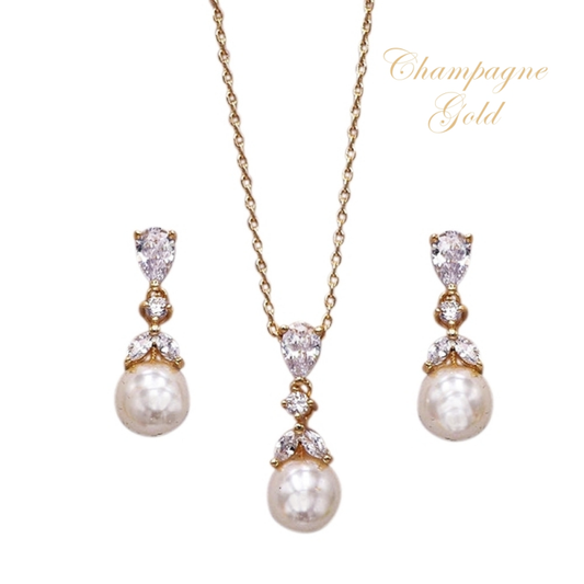 Graceful Pearl Necklace Set